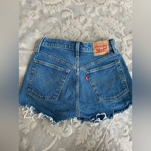 Levi’s 501 original fit high rise denim shorts size 24